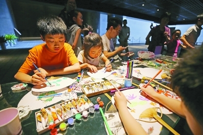 百社区共庆端午 民俗文化与创意广告的融合